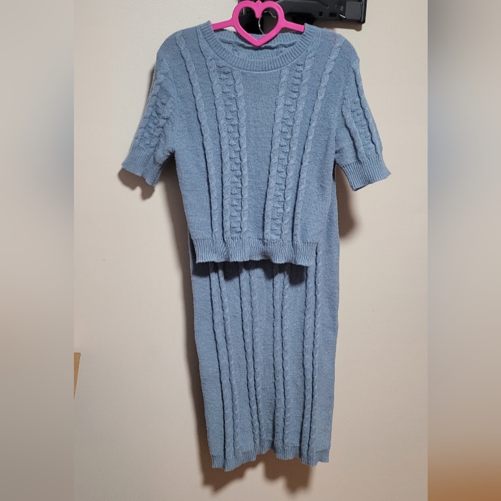 2 piece set knitted top and skirt size XL from sheim light blue.